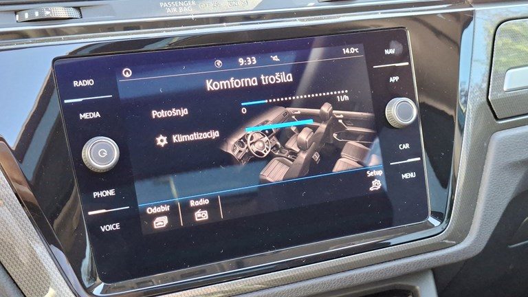 2020 Volkswagen Touran — fotografija 11