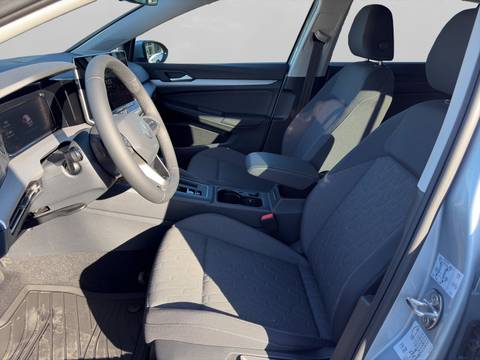 2025 Volkswagen Golf — sličica 9