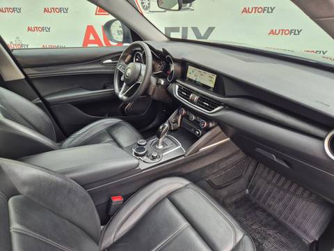 2017 Alfa Romeo Stelvio — sličica 18