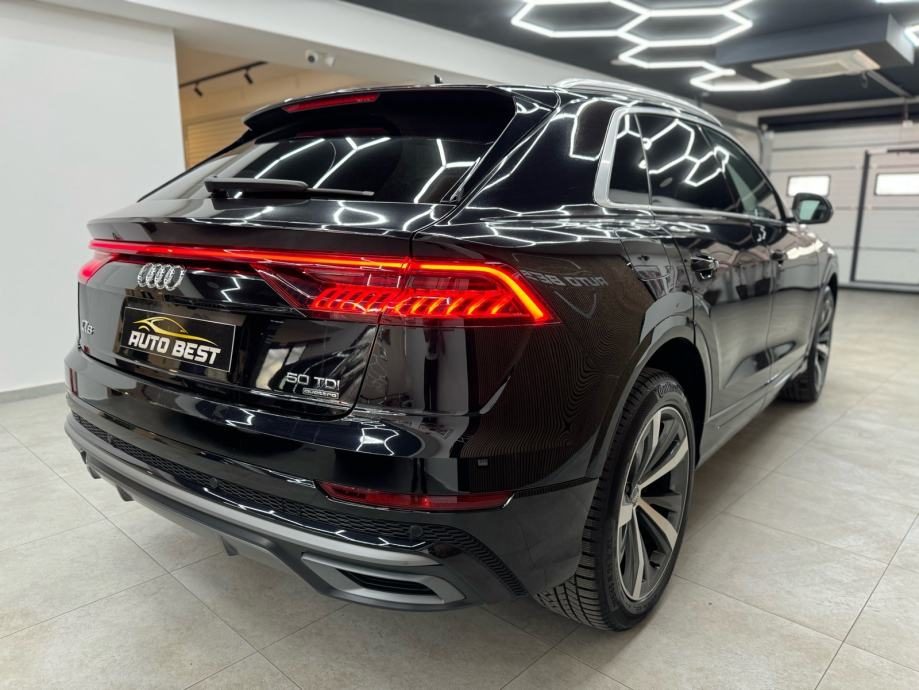 2019 Audi Q8 — fotografija 3
