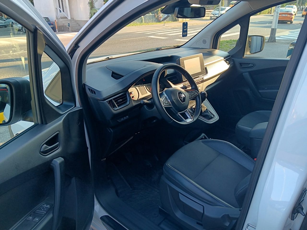 2024 Renault Kangoo — fotografija 9