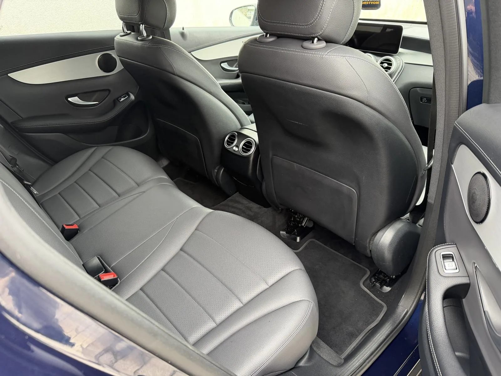 2020 Mercedes-Benz GLC — fotografija 28