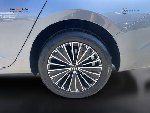 2024 Volkswagen Passat — sličica 21