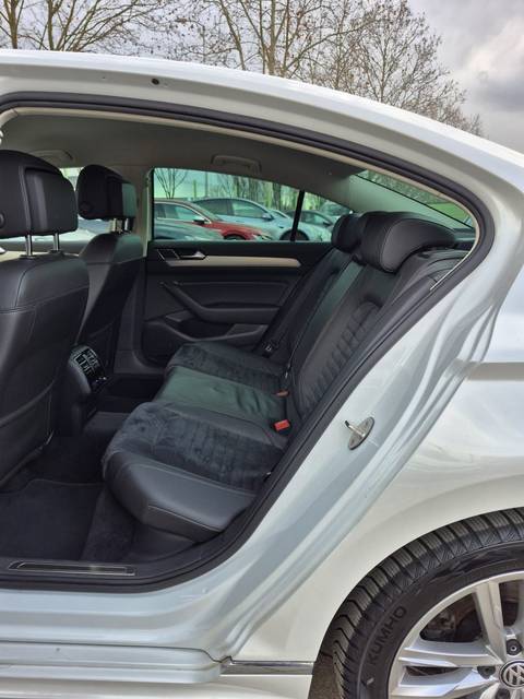 2018 Volkswagen Passat — sličica 19