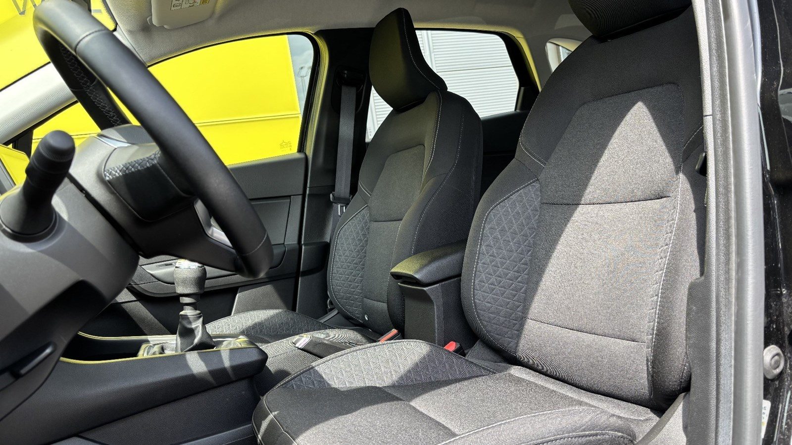 2023 Renault Captur — fotografija 9