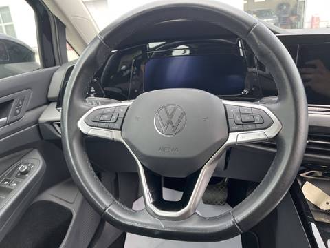 2023 Volkswagen Golf — sličica 25