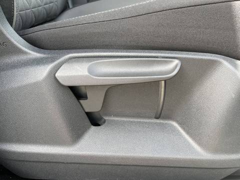 2022 Volkswagen Tiguan — sličica 23