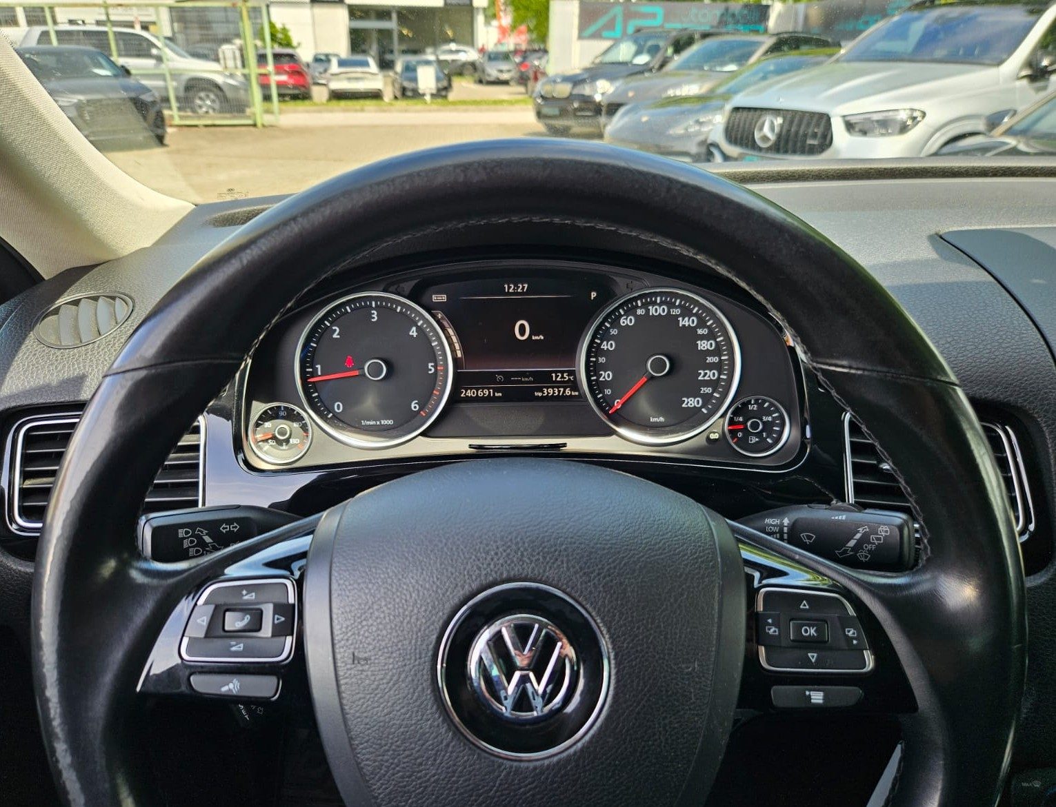 2016 Volkswagen Touareg — fotografija 12