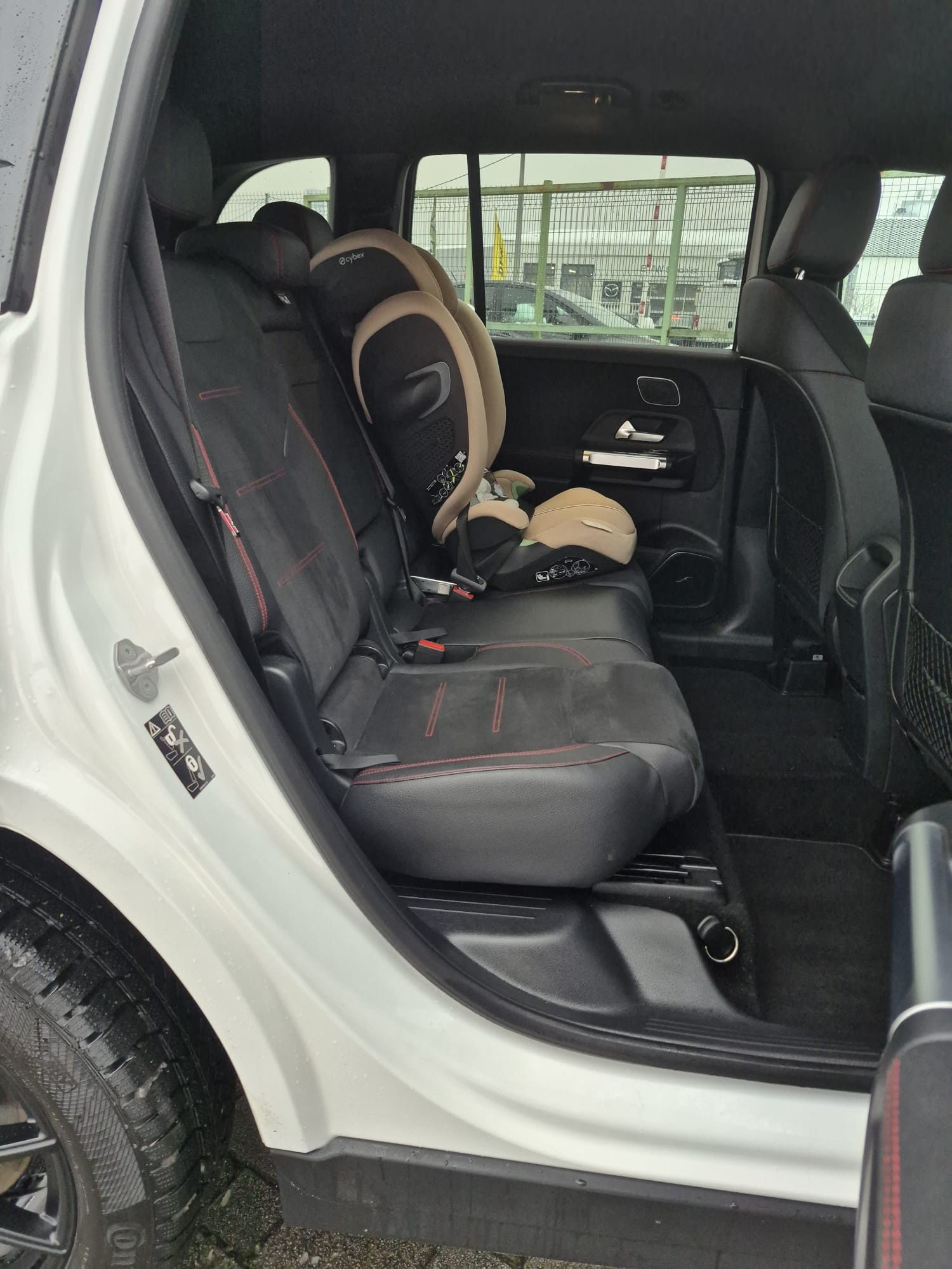 Mercedes-Benz GLB — fotografija 13