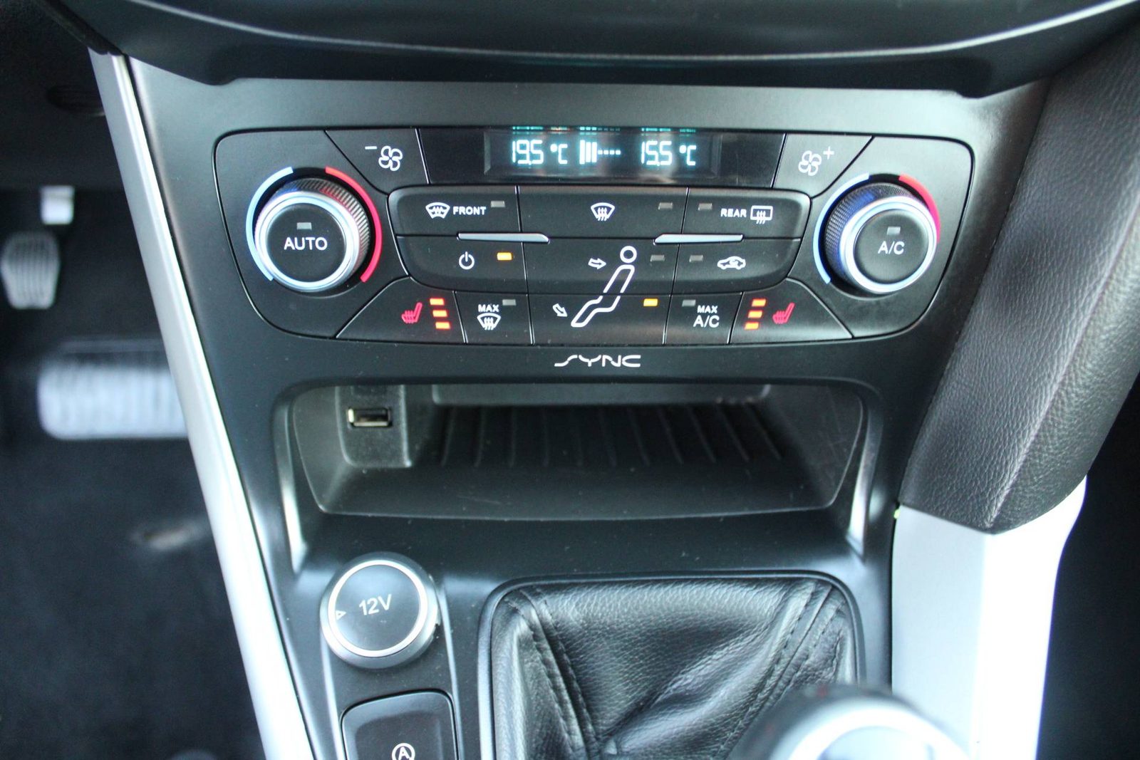 2016 Ford Focus karavan — fotografija 16