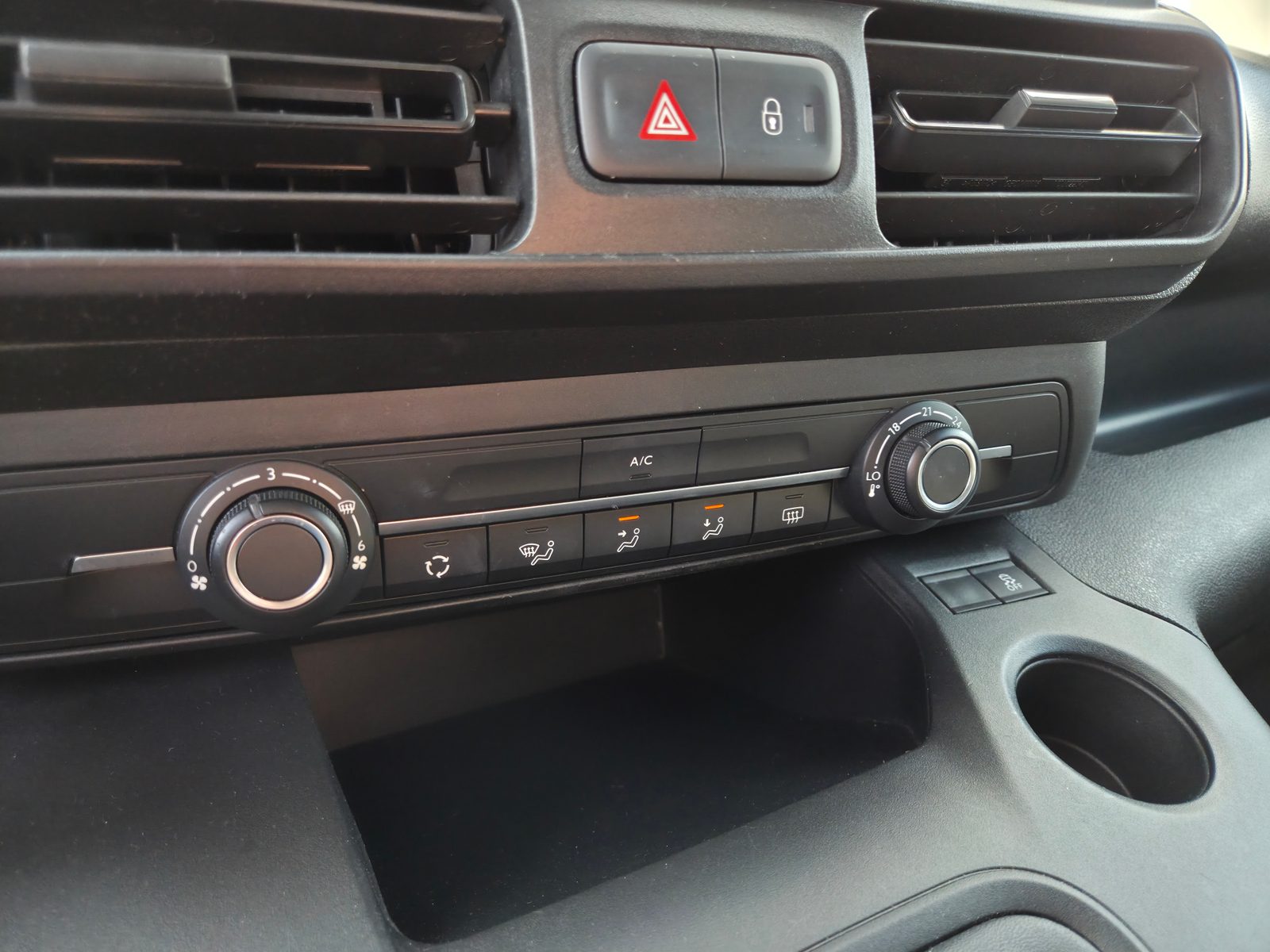 2020 Opel Combo — fotografija 12