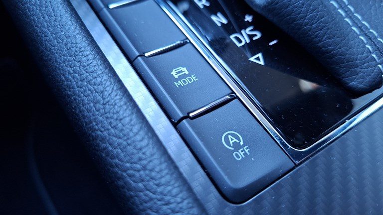 2023 Škoda Superb — fotografija 19