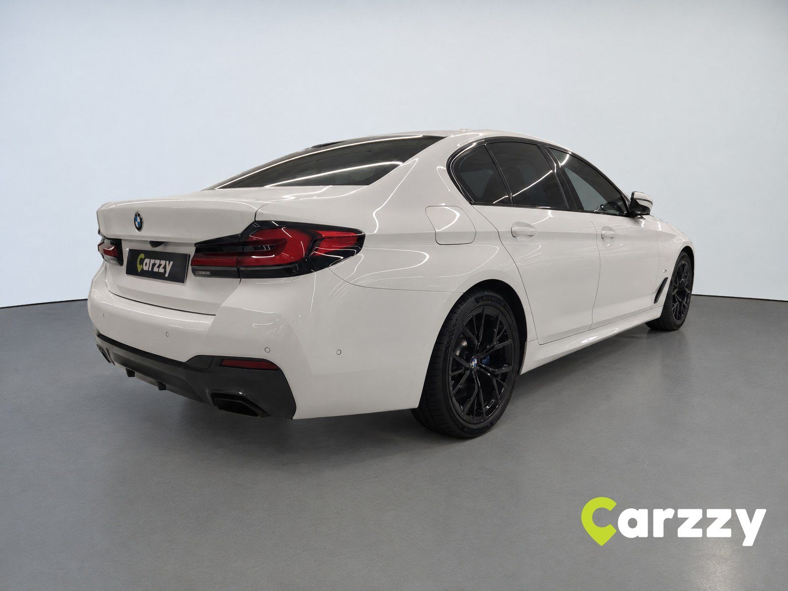 2021 BMW Serija 5 — fotografija 6