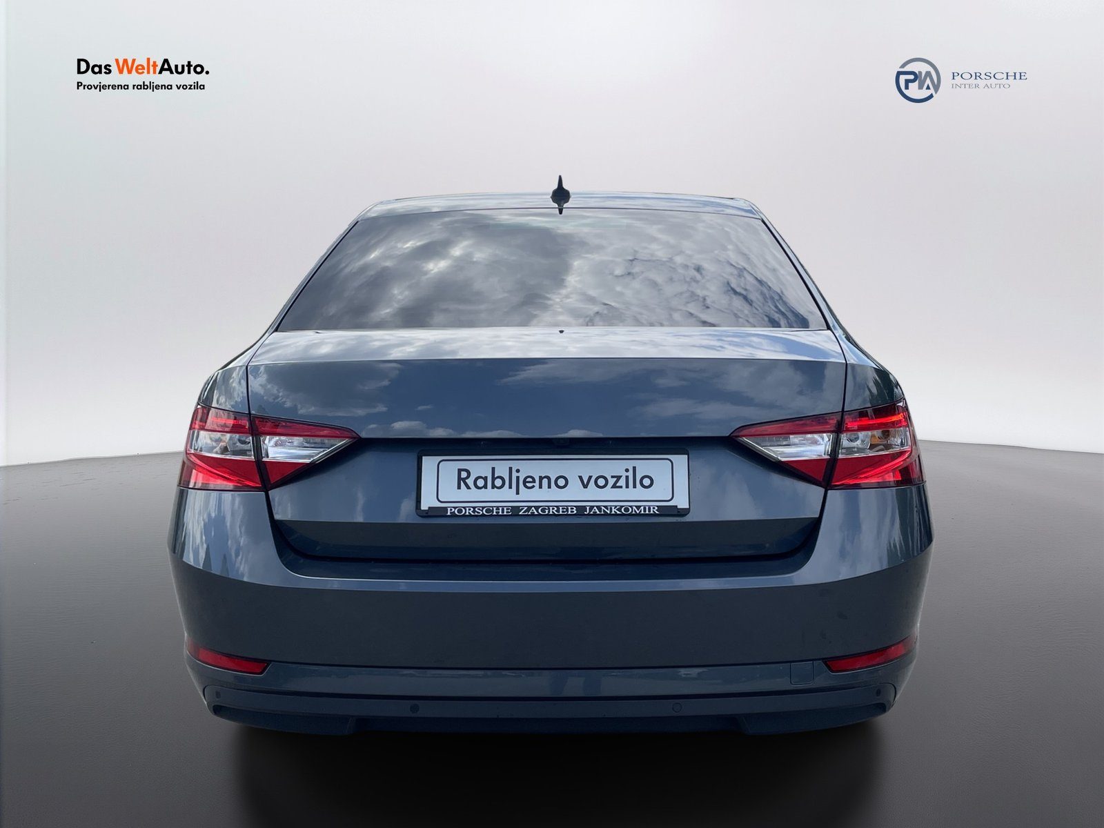 2021 Škoda Superb — fotografija 5