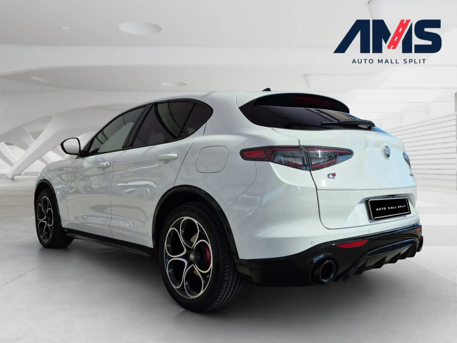 2025 Alfa Romeo Stelvio — fotografija 3
