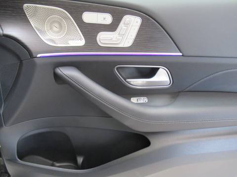 2025 Mercedes-Benz GLE — sličica 12
