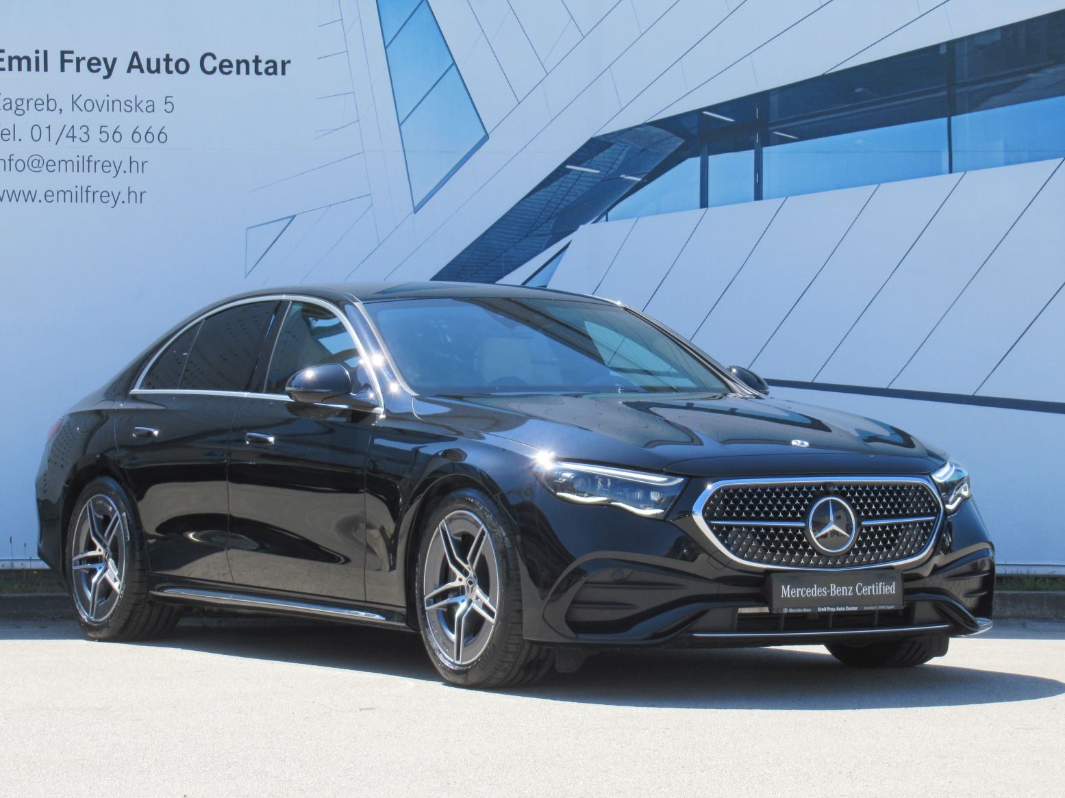 2025 Mercedes-Benz E-klasa AMG Line — fotografija 4