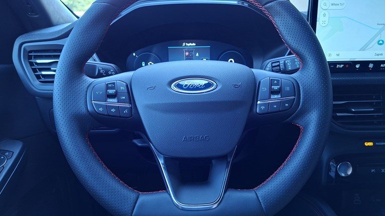 2025 Ford Kuga — fotografija 19