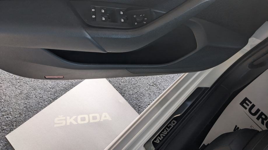 2021 Škoda Octavia — fotografija 13