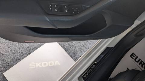 2021 Škoda Octavia — sličica 13