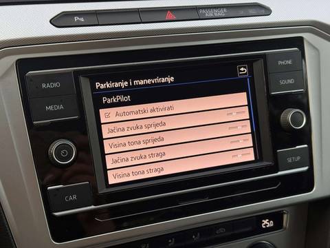2019 Volkswagen Passat — sličica 16