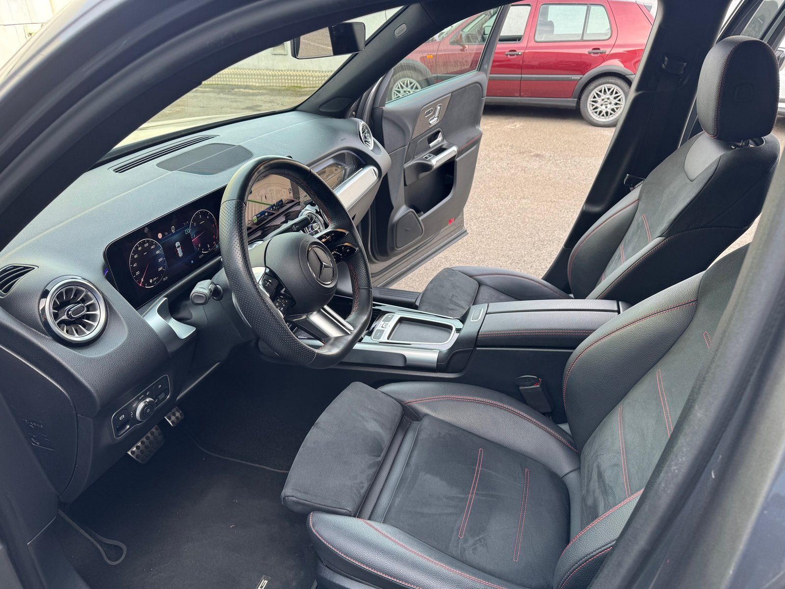 2024 Mercedes-Benz GLB — fotografija 8