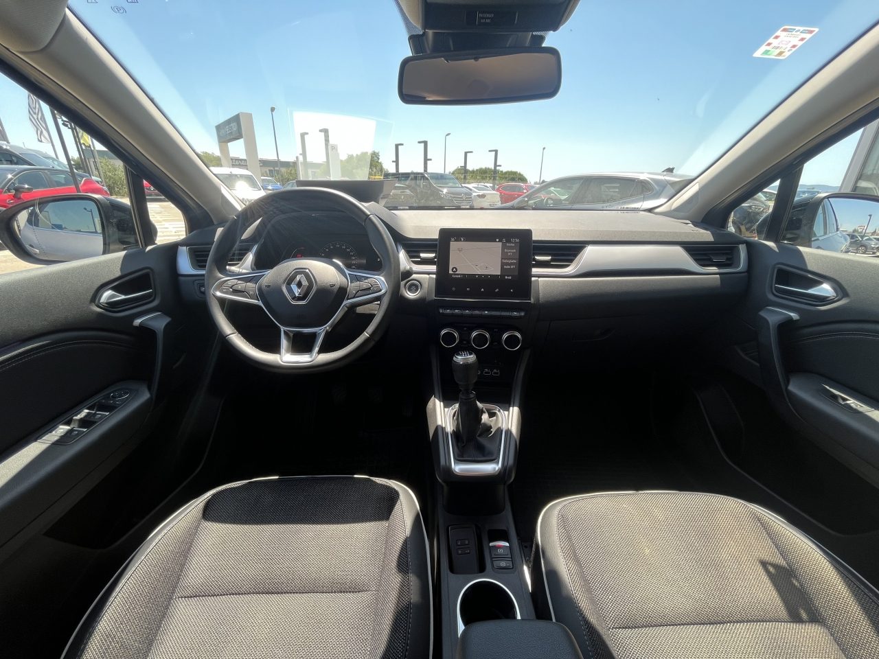 2024 Renault Captur — fotografija 10