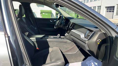 2019 Volvo XC60 — sličica 9