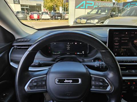 2023 Jeep Compass — sličica 10
