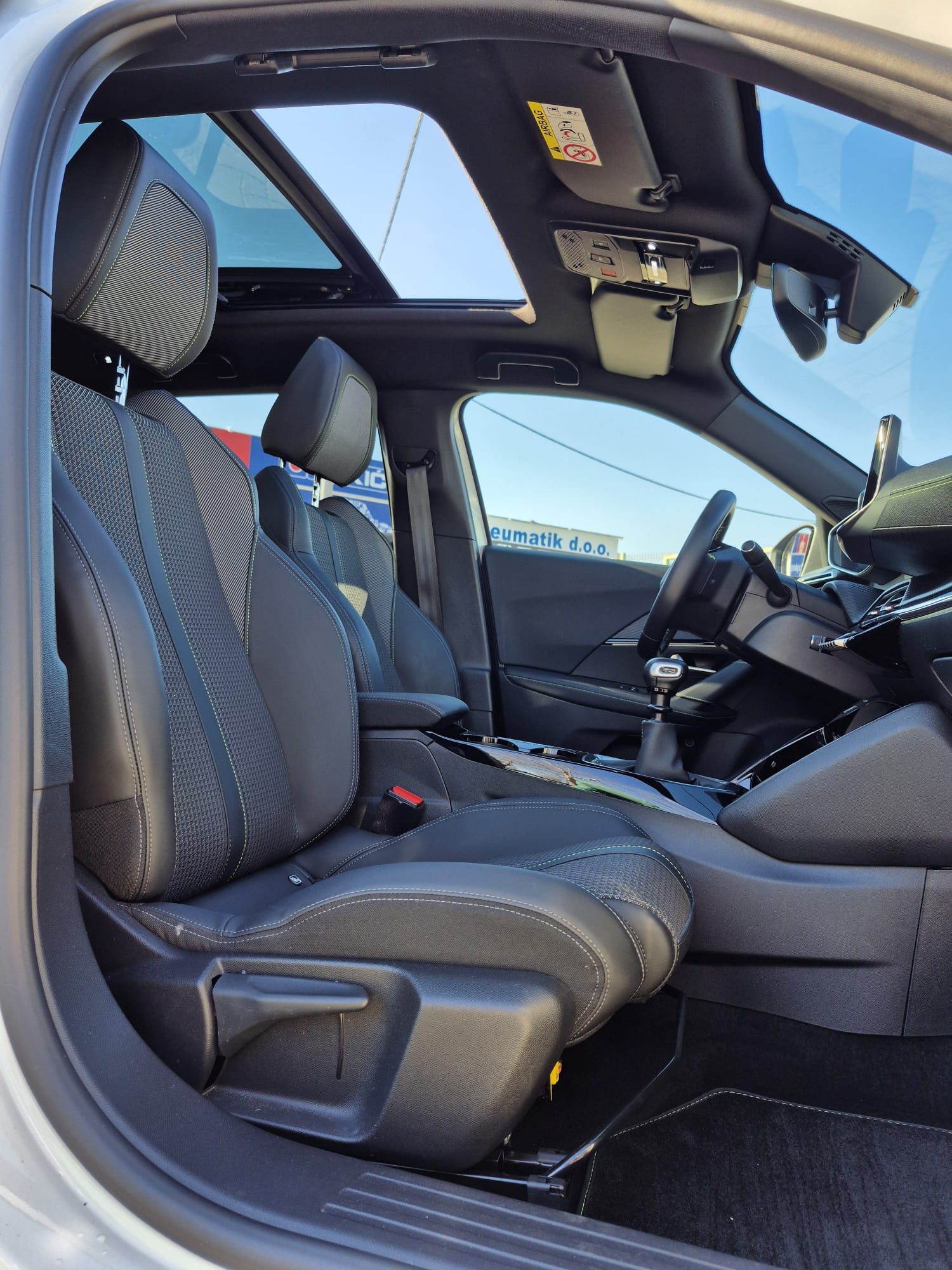 2023 Peugeot 2008 — fotografija 14