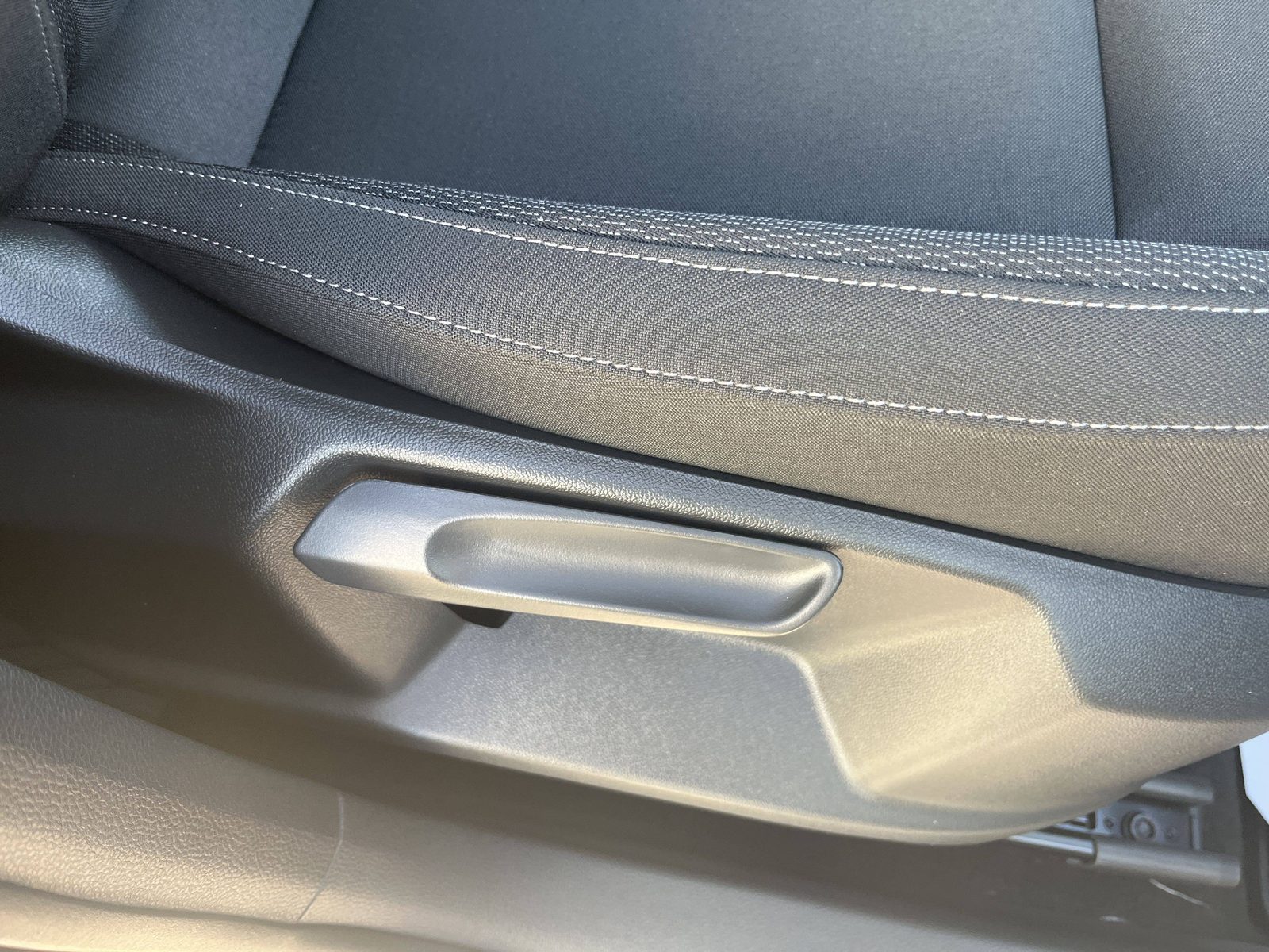 2023 Škoda Karoq — fotografija 25