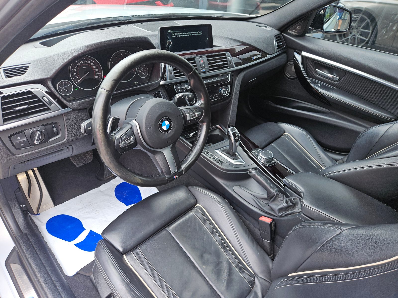 2015 BMW Serija 3 — fotografija 17