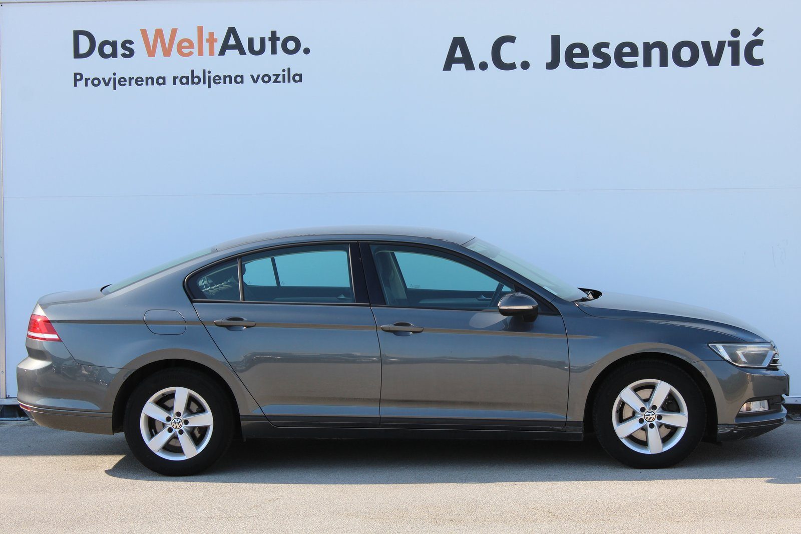 2016 Volkswagen Passat — fotografija 3