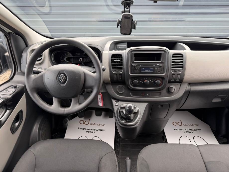 2015 Renault Trafic — fotografija 17