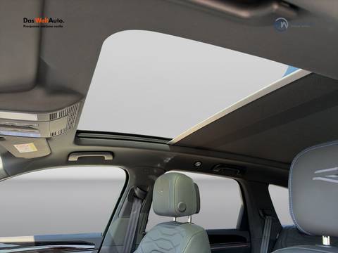 2025 Volkswagen Touareg — sličica 20