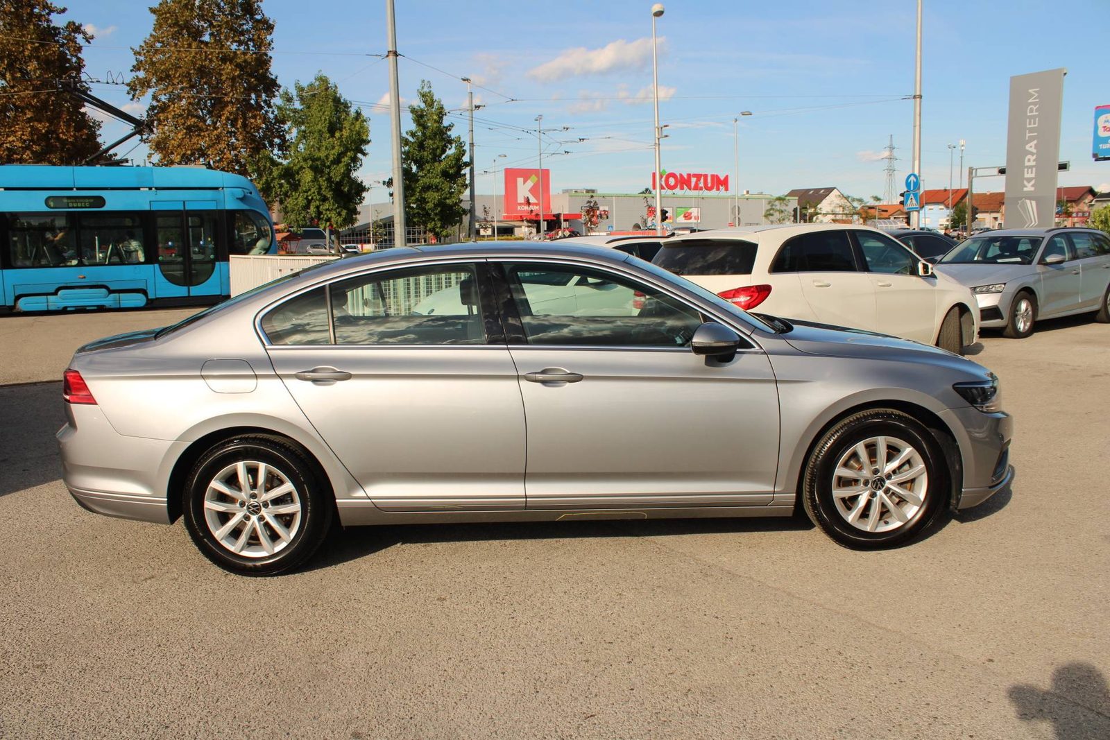 2022 Volkswagen Passat — fotografija 4