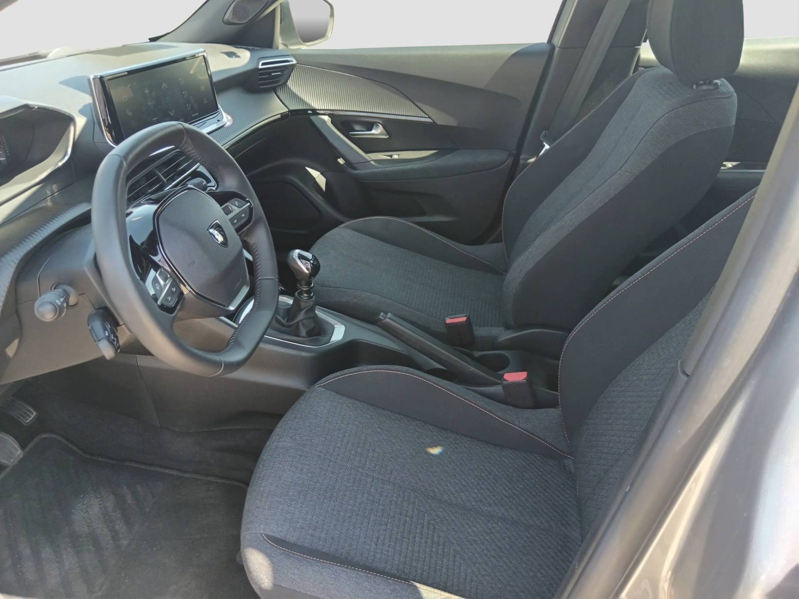 2025 Peugeot 2008 — fotografija 10