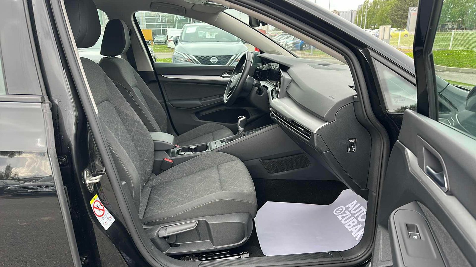 2024 Volkswagen Golf — fotografija 9