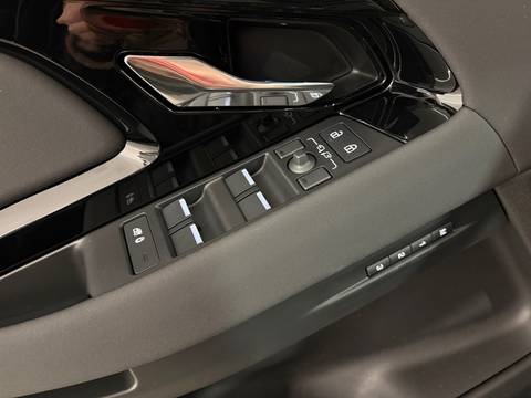 2025 Land Rover Range Rover Evoque — sličica 27
