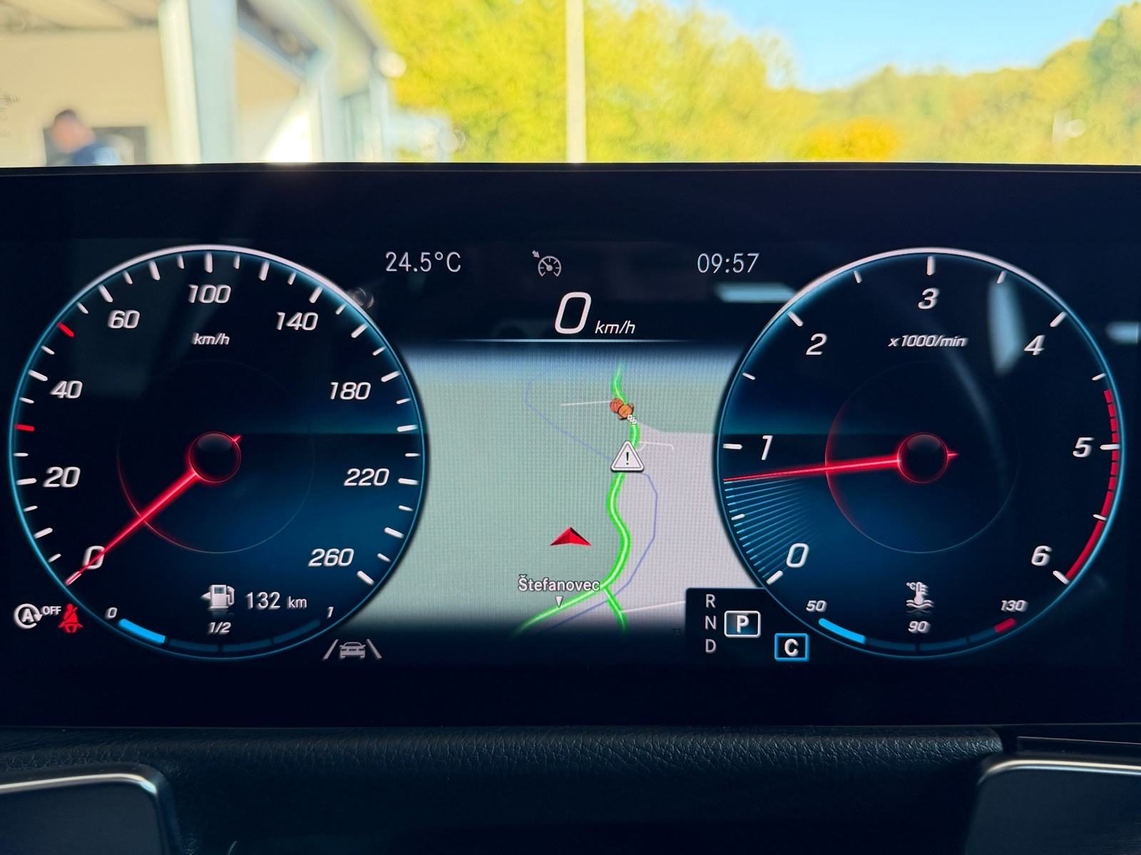 2021 Mercedes-Benz GLB — fotografija 10