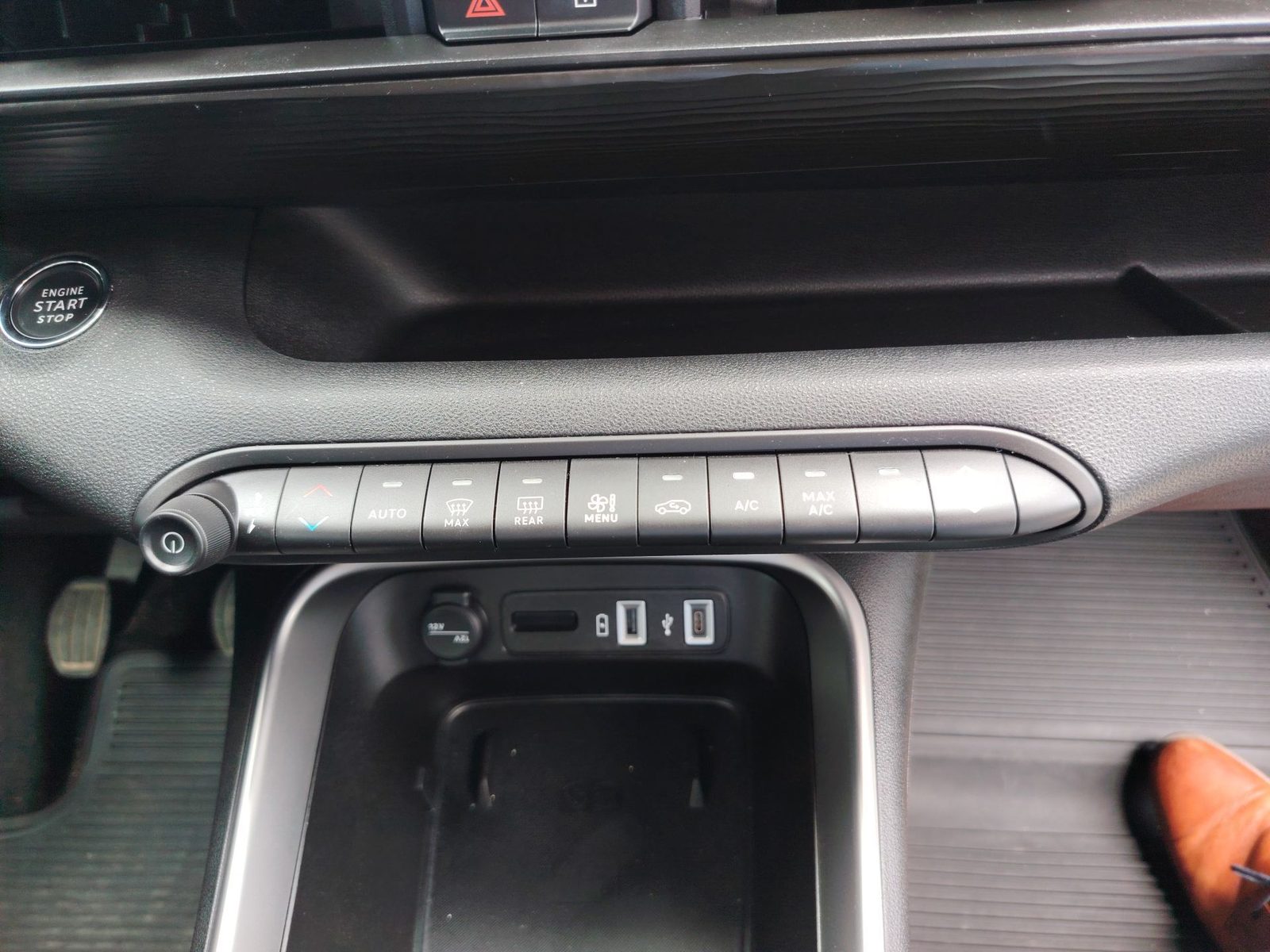 2023 Jeep Avenger — fotografija 24