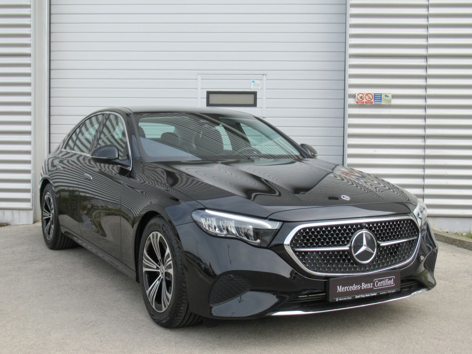 2025 Mercedes-Benz E-klasa Avantgarde — fotografija 4