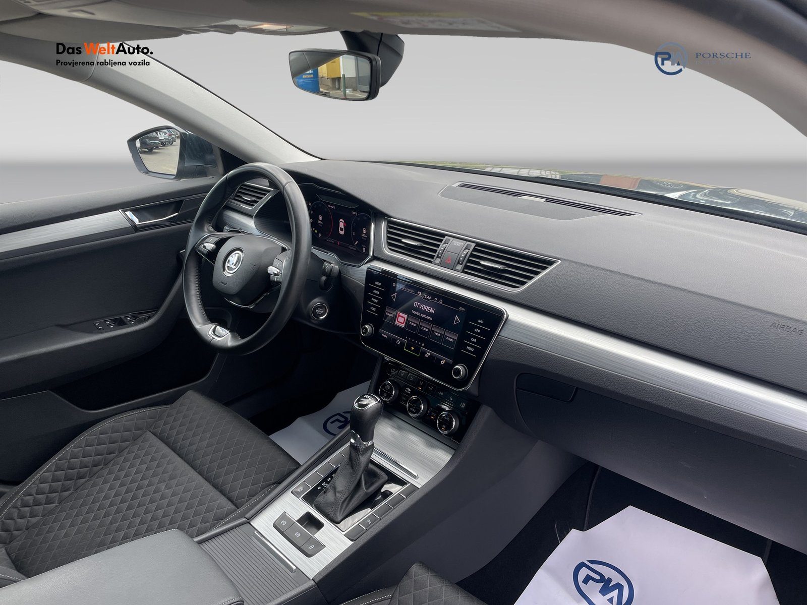 2021 Škoda Superb — fotografija 13