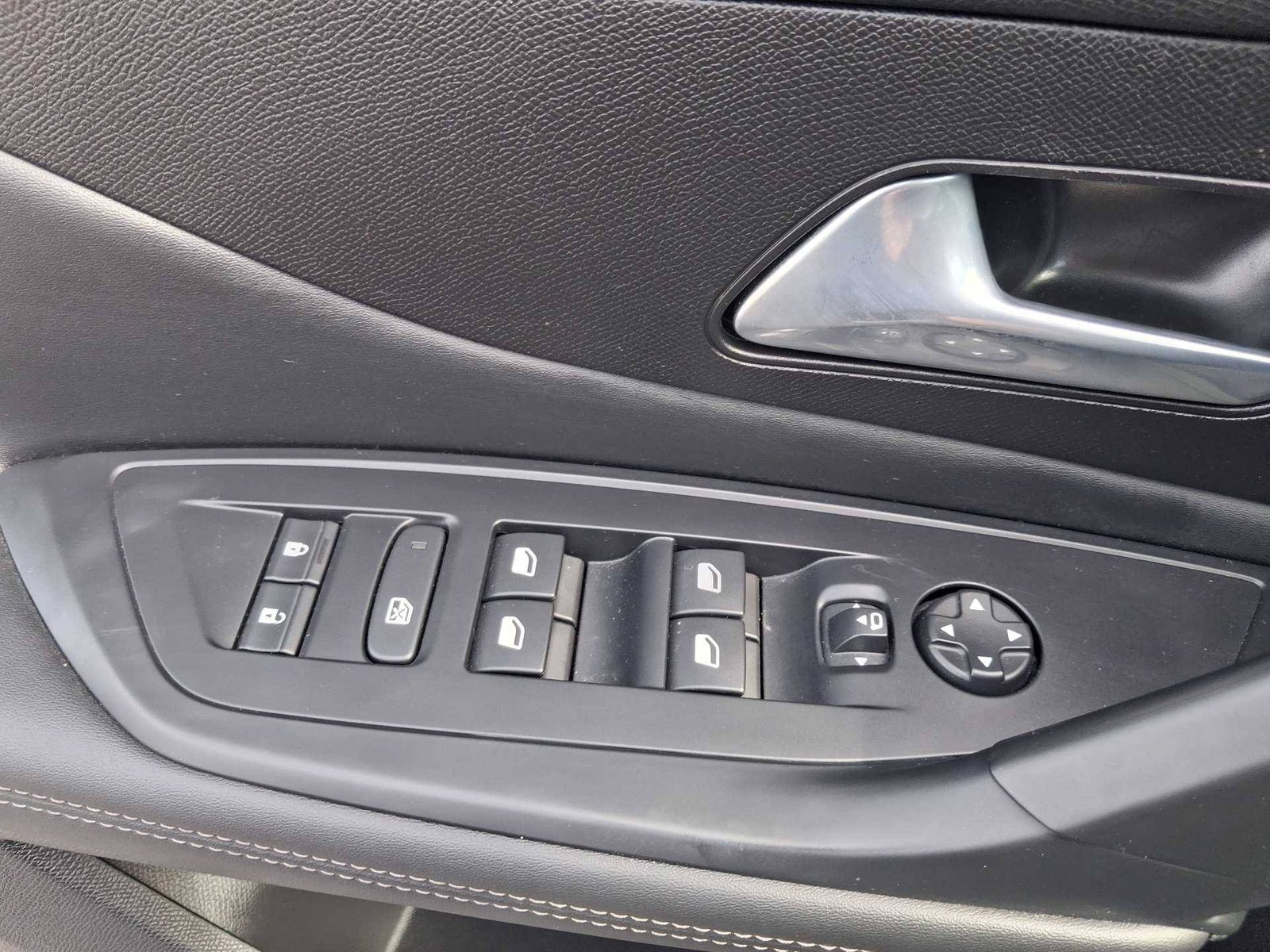 2024 Peugeot 308 — fotografija 25