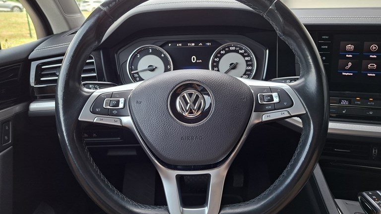 2018 Volkswagen Touareg — fotografija 20
