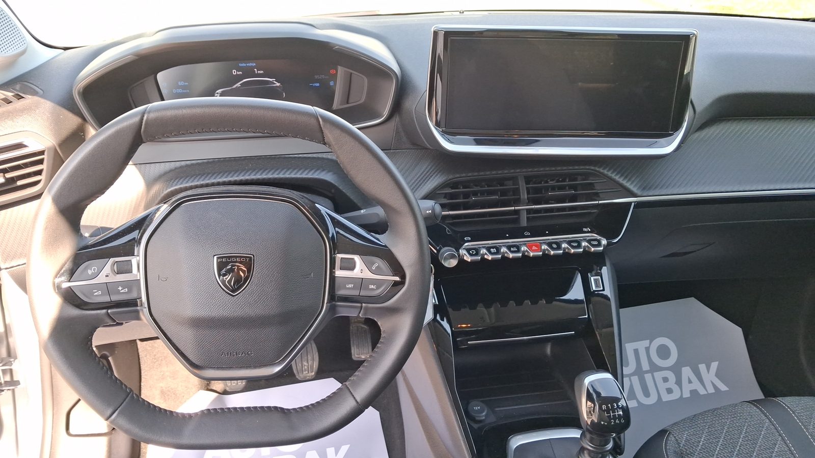 2025 Peugeot 208 — fotografija 12