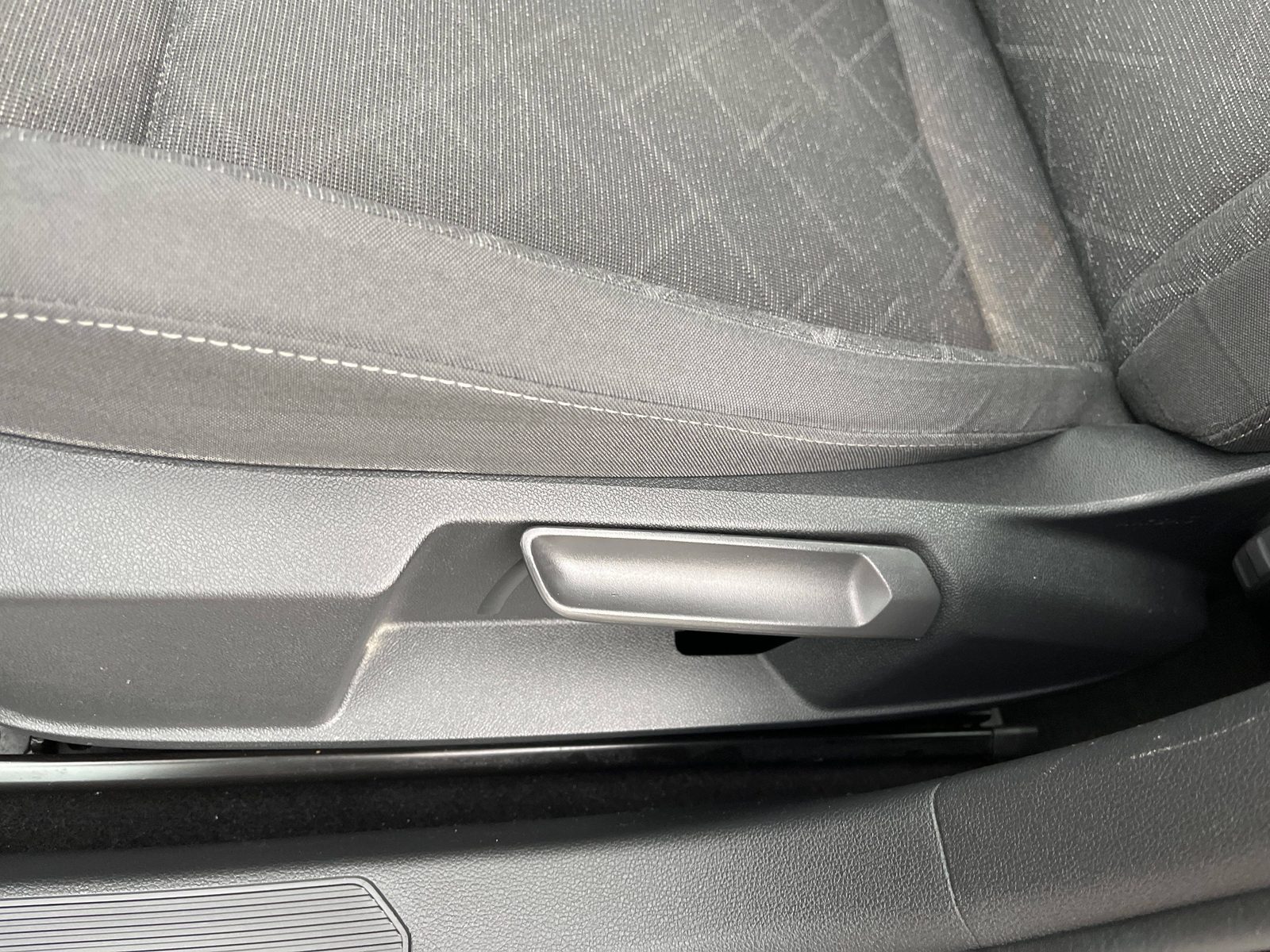 2024 Volkswagen Golf — fotografija 17