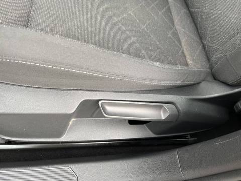 2024 Volkswagen Golf — sličica 17