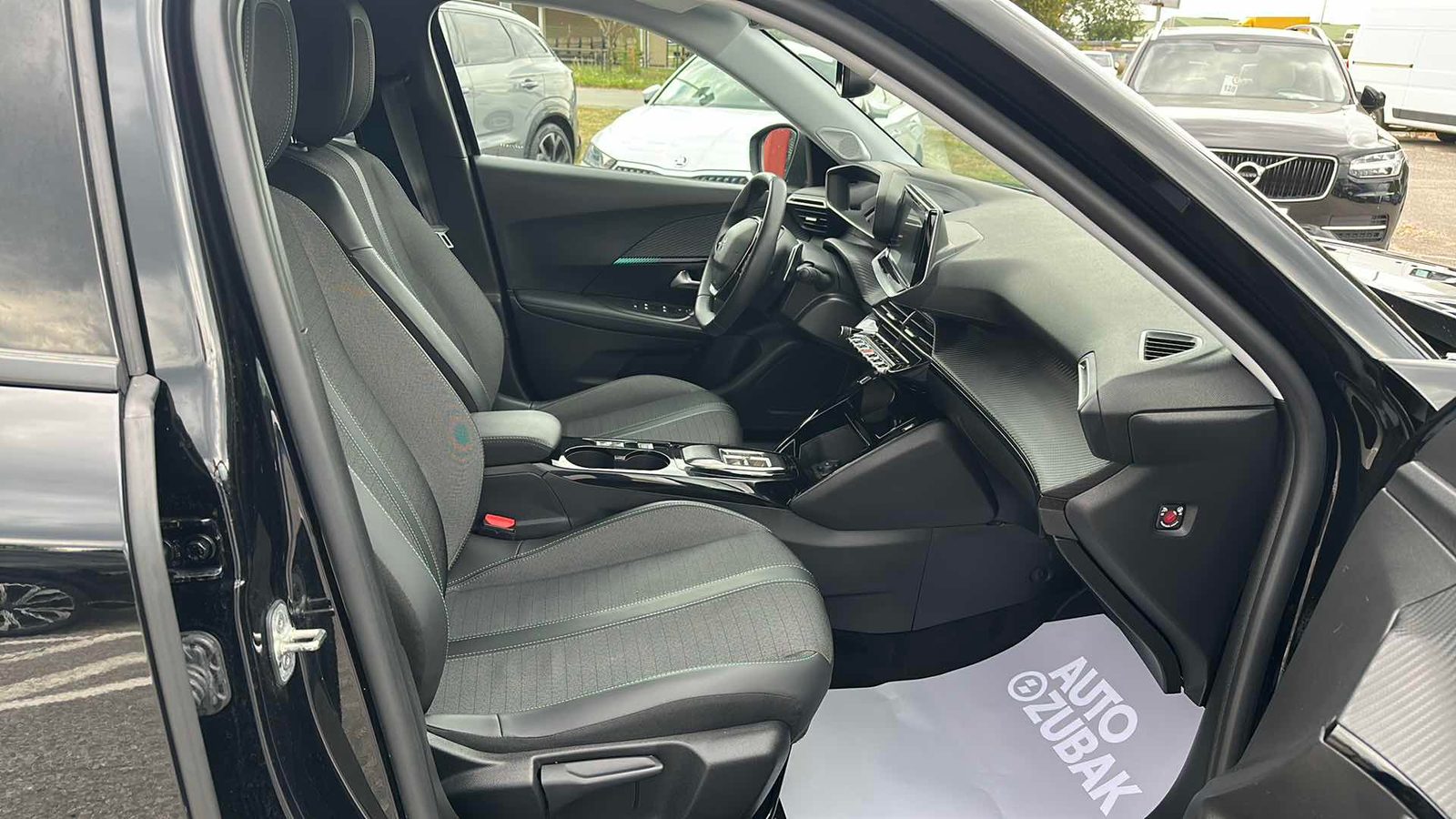 2022 Peugeot 2008 — fotografija 9