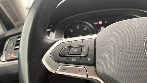 2022 Volkswagen Passat — sličica 19